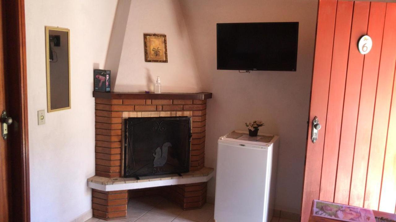Chales Encantus Villa มงชิแวร์จิ ภายนอก รูปภาพ