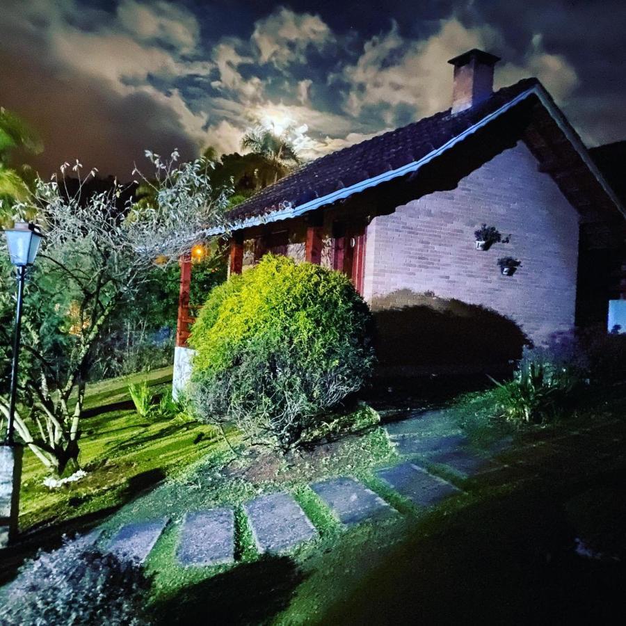 Chales Encantus Villa มงชิแวร์จิ ภายนอก รูปภาพ