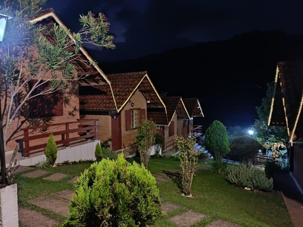 Chales Encantus Villa มงชิแวร์จิ ภายนอก รูปภาพ